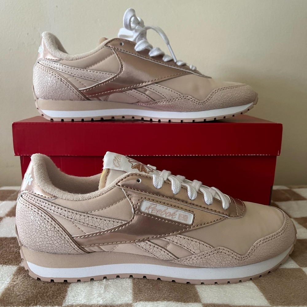 Reebok Classic AZ Casual Sneakers Rose Gold/White 255607 670 Women’s Size 7 BNIB